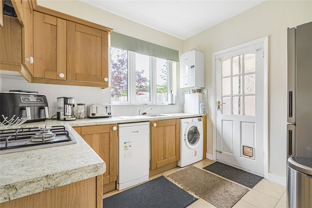 Property photo 3 of 15 Kitchen