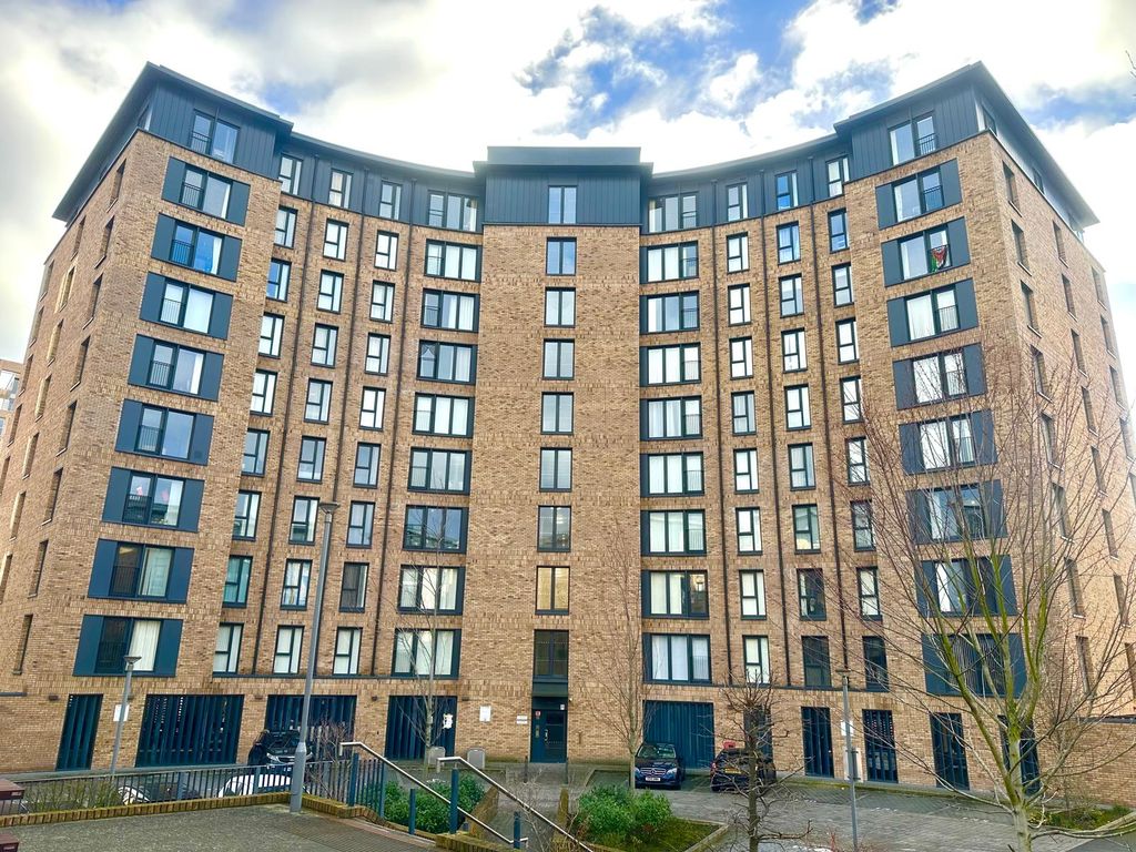 Property photo 1 of 13 Modern Furnished One-Bedroom Apartment In Gated Development