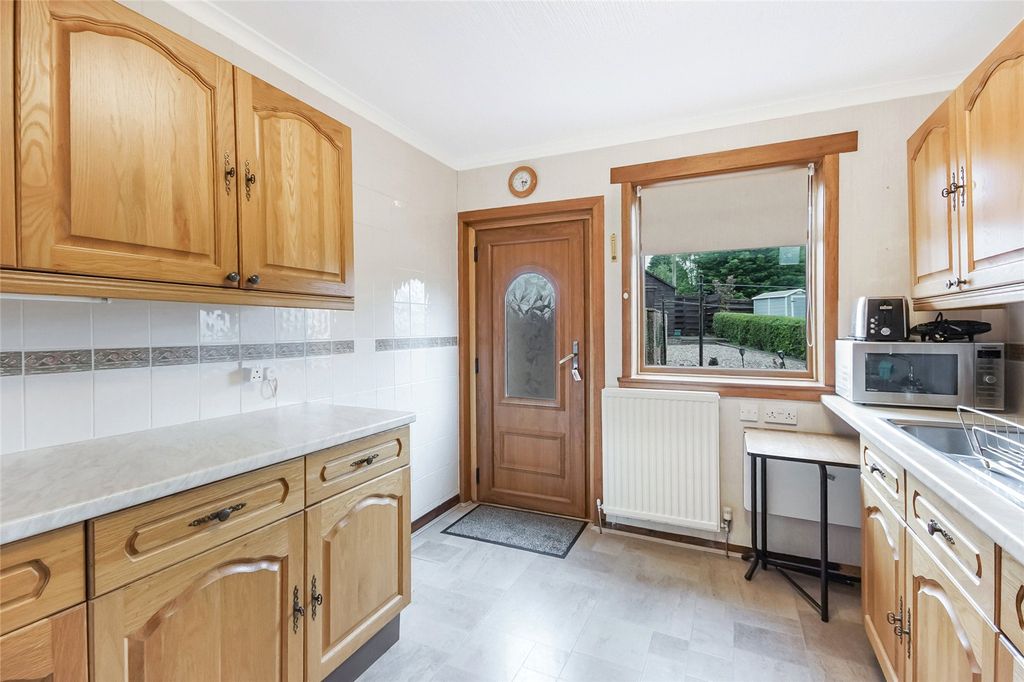 Property photo 3 of 21 Kitchen