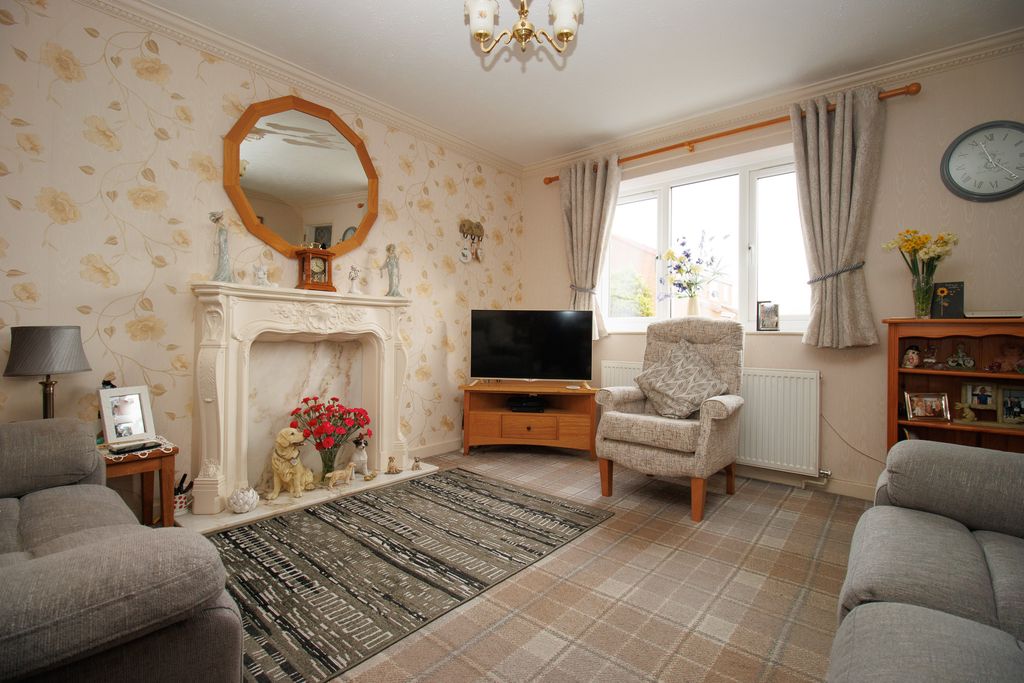 Property photo 2 of 13