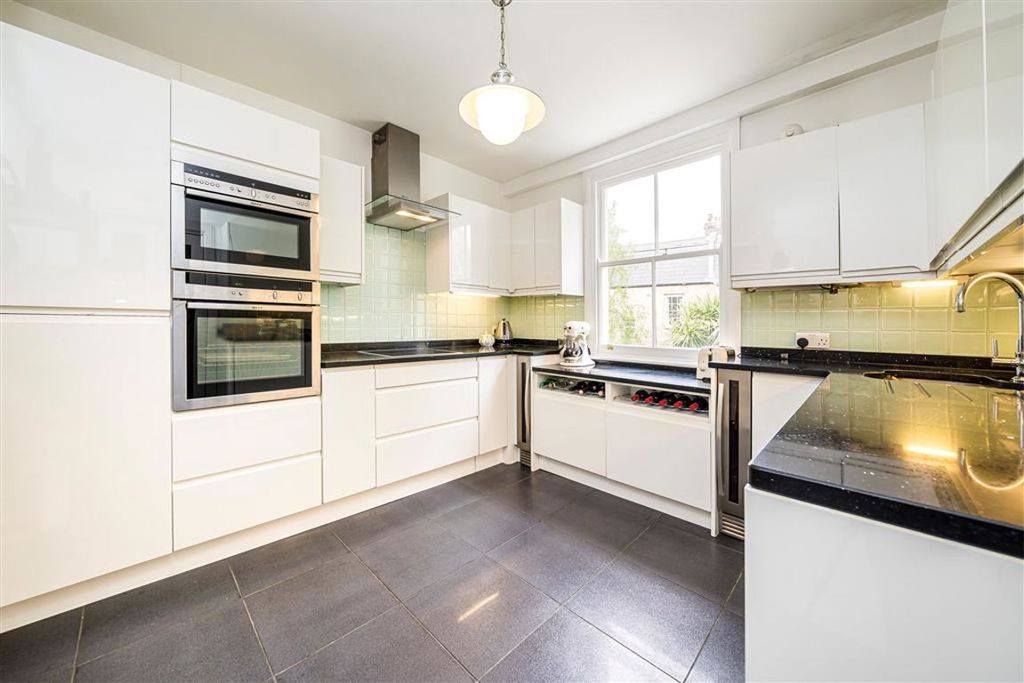 Property photo 3 of 6