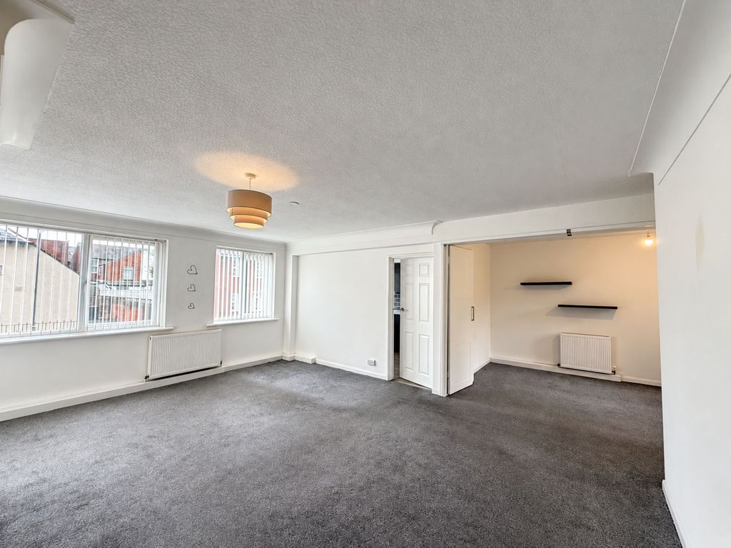 Property photo 2 of 7 Living Room