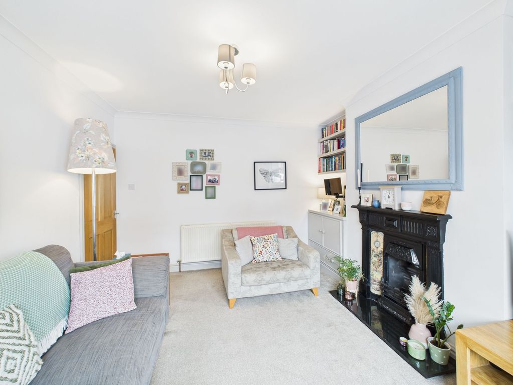 Property photo 2 of 30