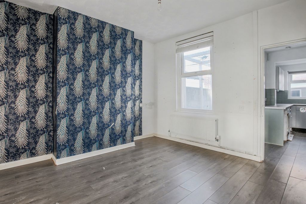 Property photo 2 of 22 39 Orlando Street, Bootle L20 7Du