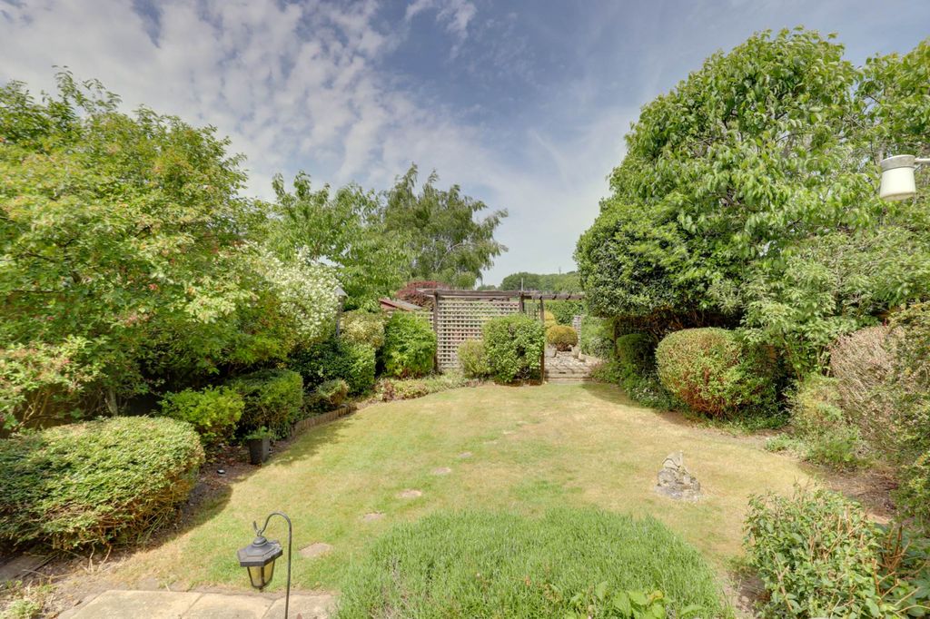 Property photo 2 of 23