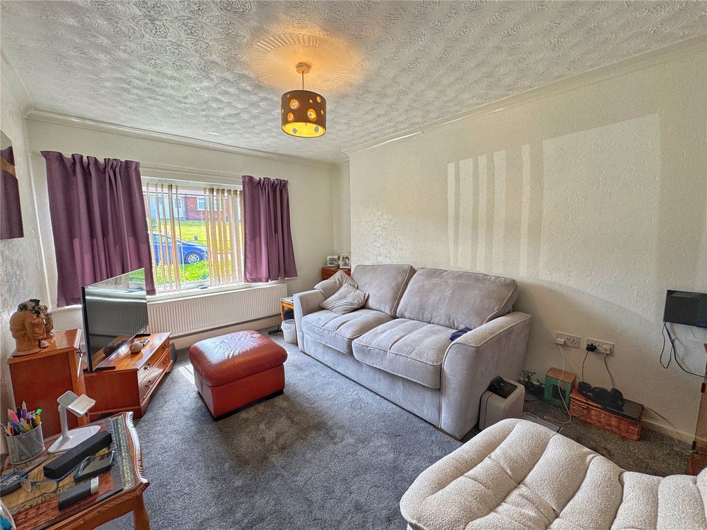1 bed maisonette for saleCherry Crescent, Rawtenstall, Rossendale BB4 photo 4