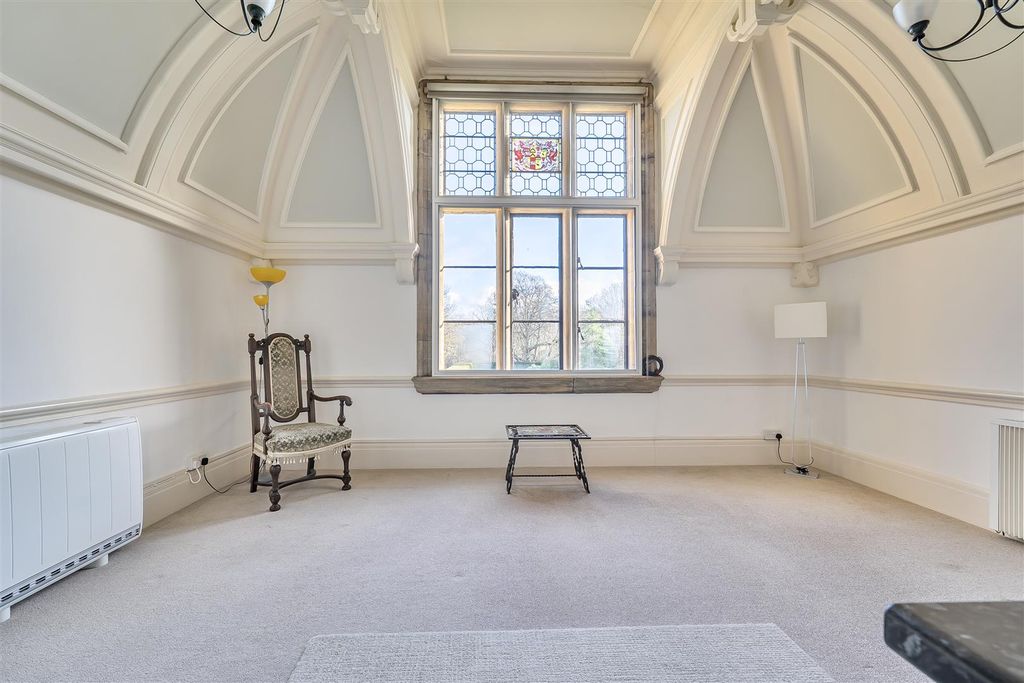 Property photo 2 of 20 1409328-12-69836B1198B48.Jpg