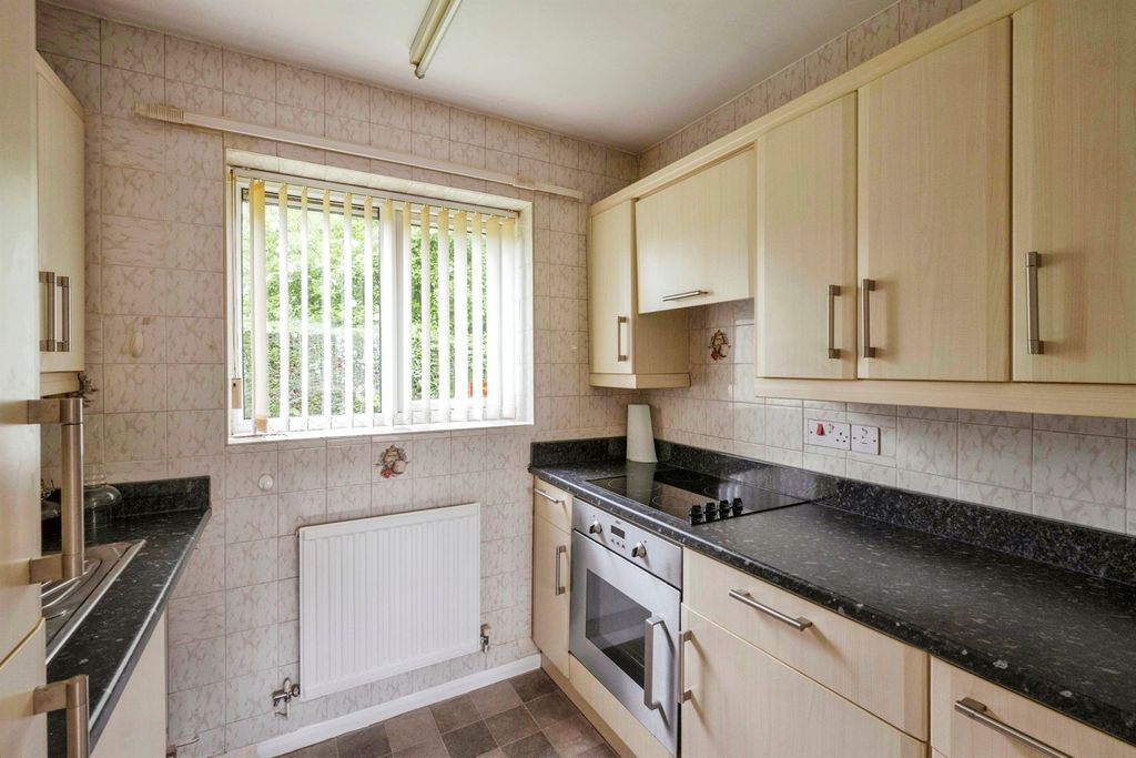 Property photo 2 of 13