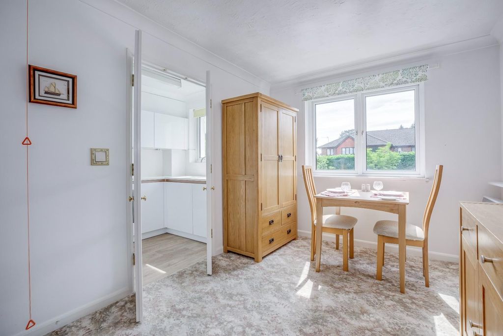 Property photo 2 of 17 Dining Area