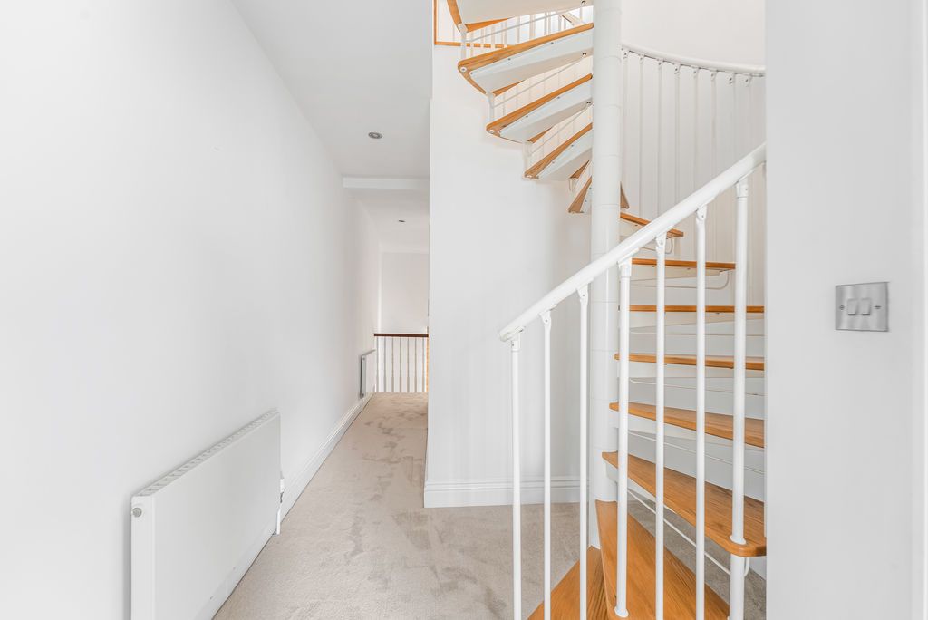 Property photo 3 of 12 Photo 3