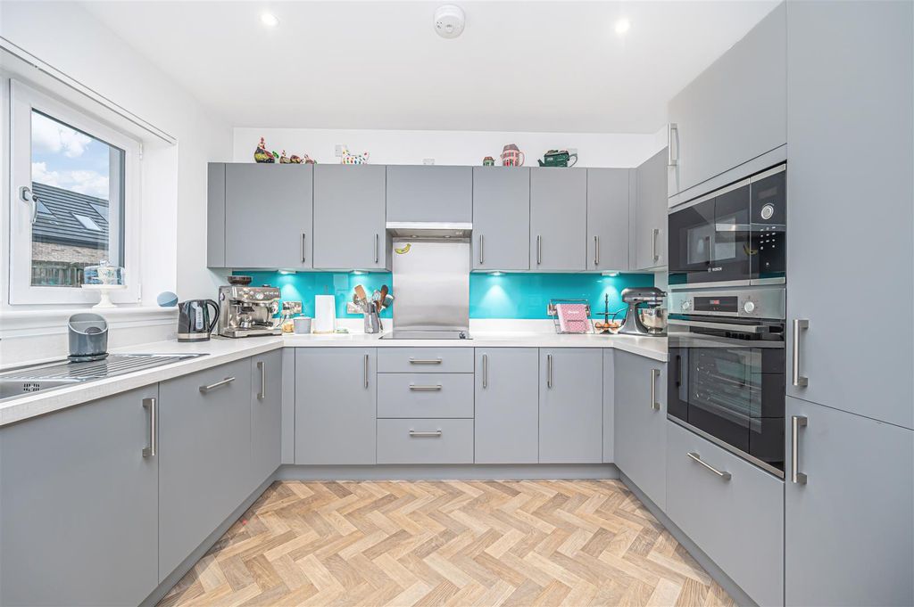 Property photo 3 of 29 Untitled (7 Of 1).Jpg