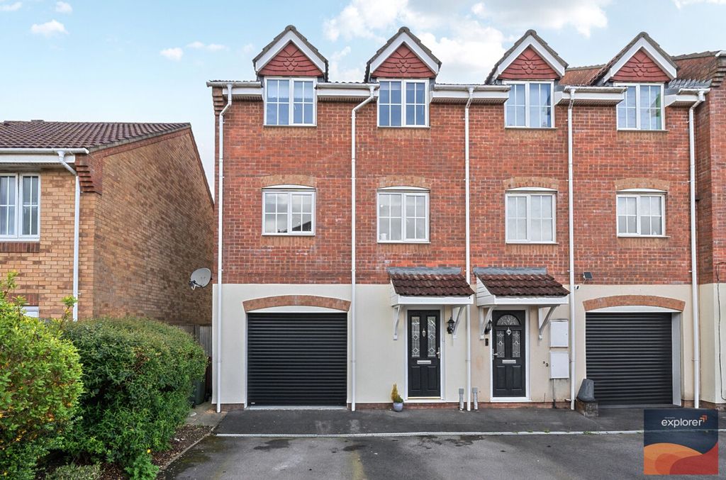 Property photo 1 of 28