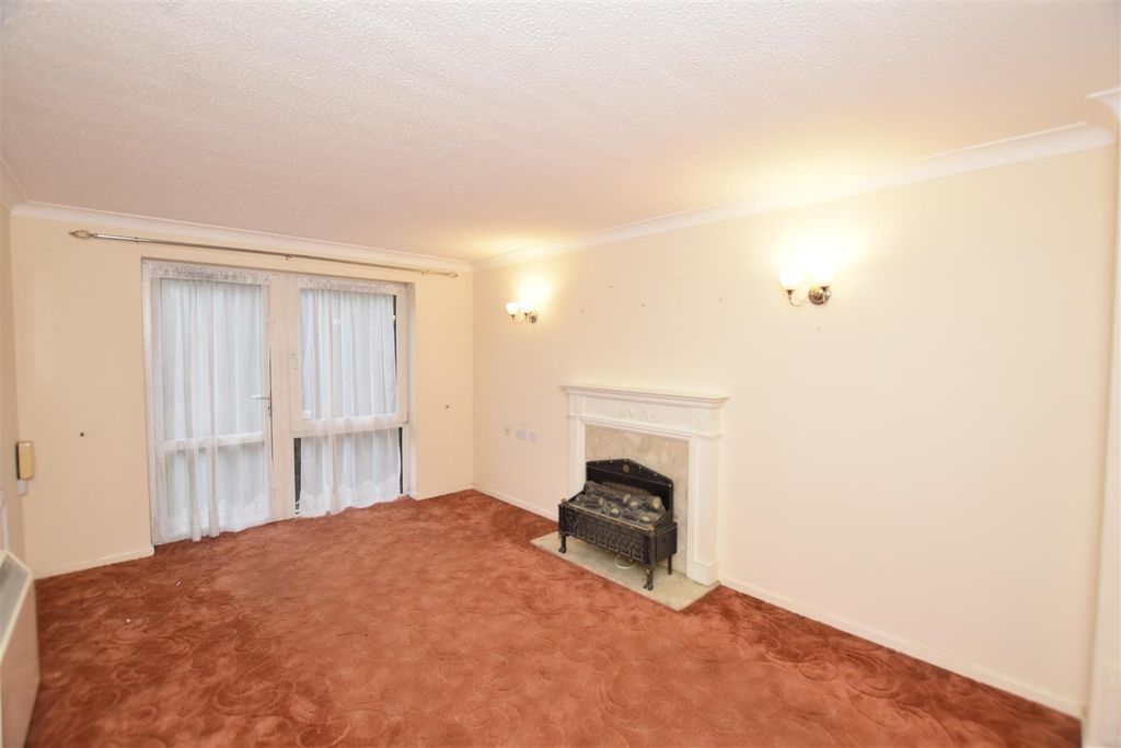 Property photo 2 of 9 Lounge Copy.Jpg