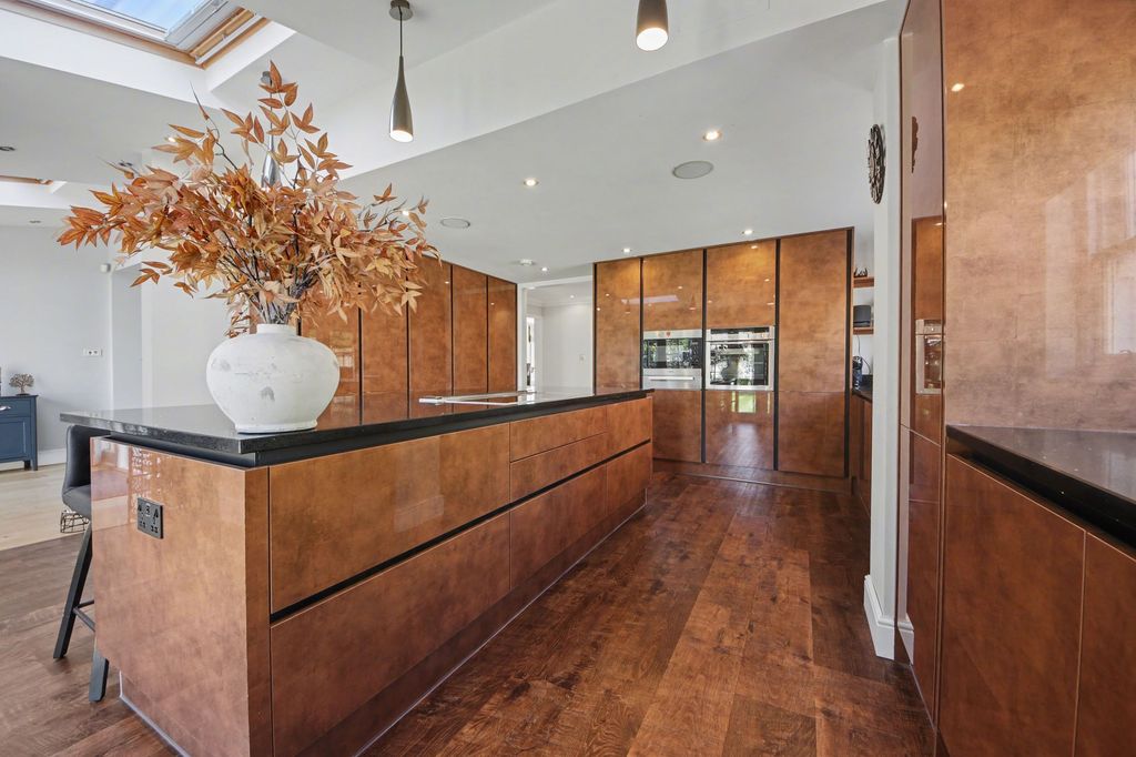 Additional image 11 of 4 bed detached house for salePortsmouth Road, Southampton SO19