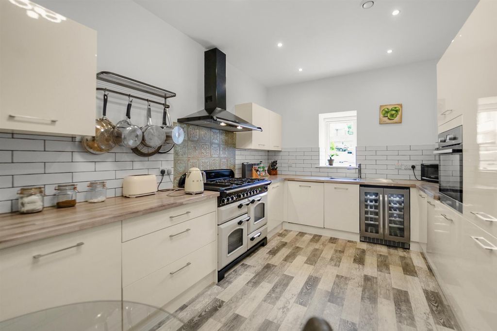 Property photo 3 of 51 Quaker Rise-35.Jpg