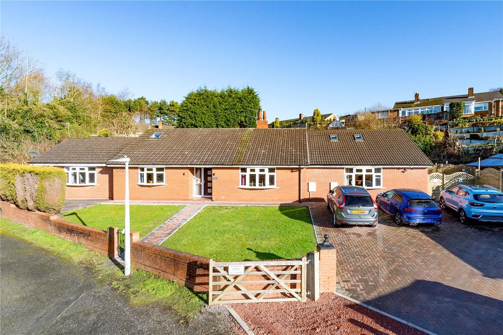 Property photo 1 of 54 Picture No. 51