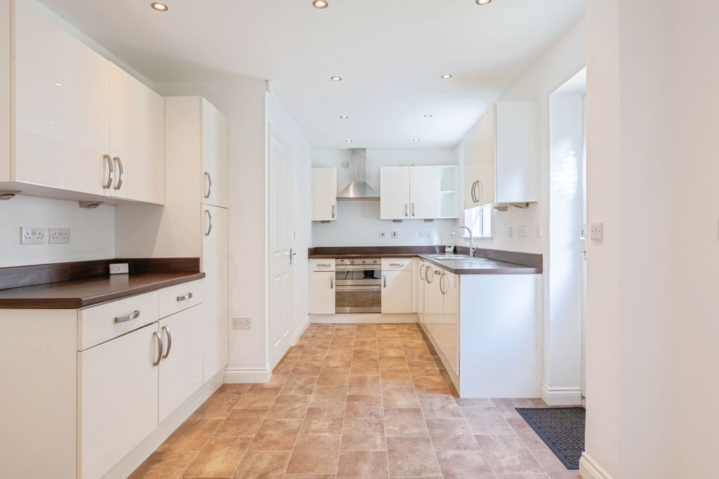 Property photo 3 of 10 Img_3661
