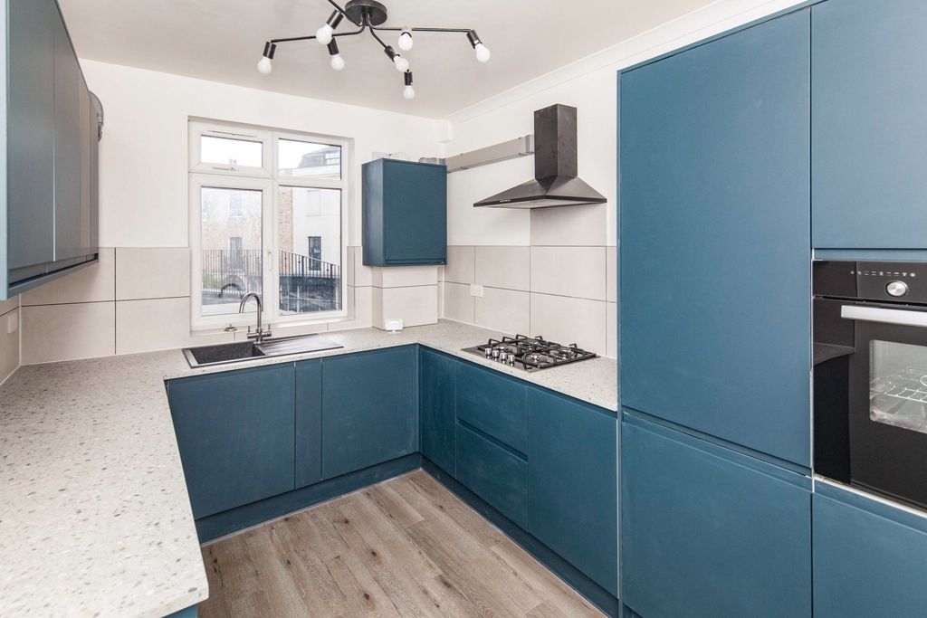 Property photo 1 of 10 2A84E82A-9B52-F11...