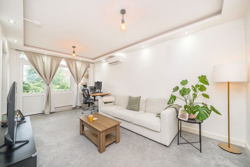 Property photo 2 of 5