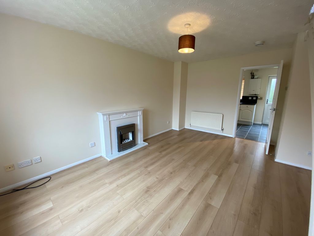 Property photo 3 of 11 Living Room 2