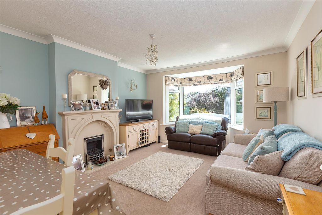 Property photo 2 of 22