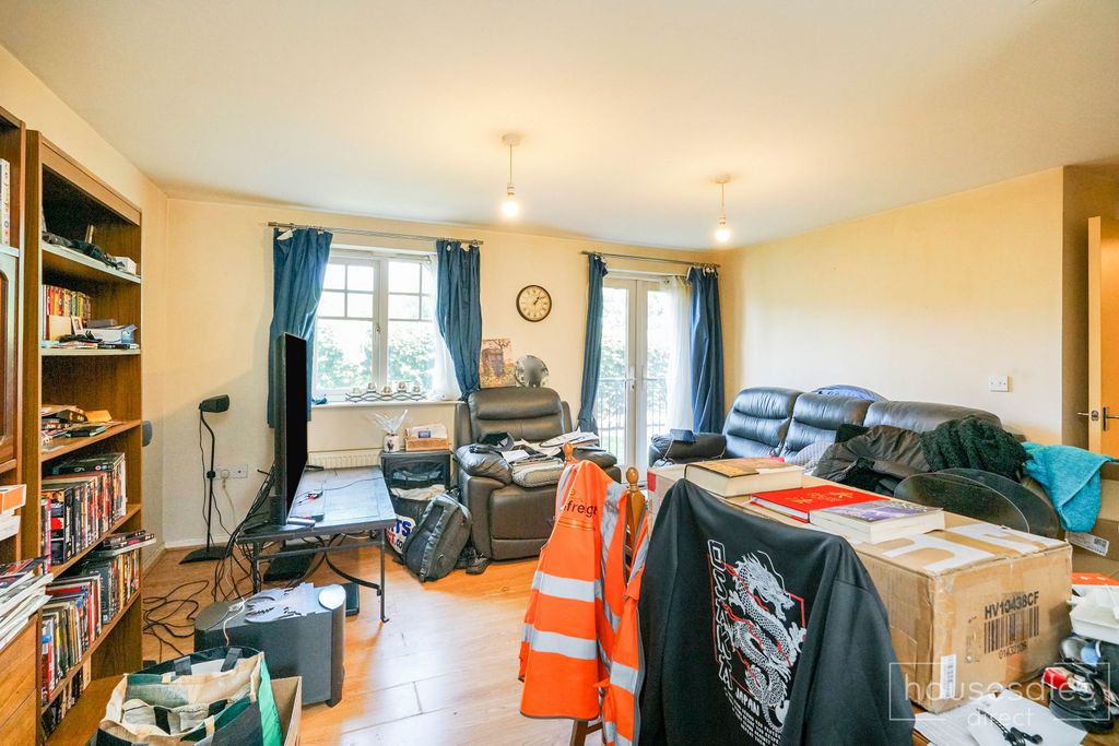 Property photo 2 of 10