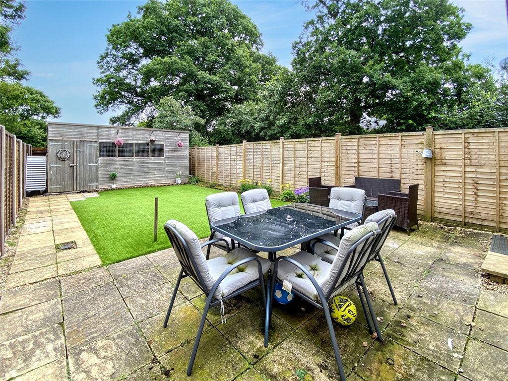 Property photo 3 of 12 Garden