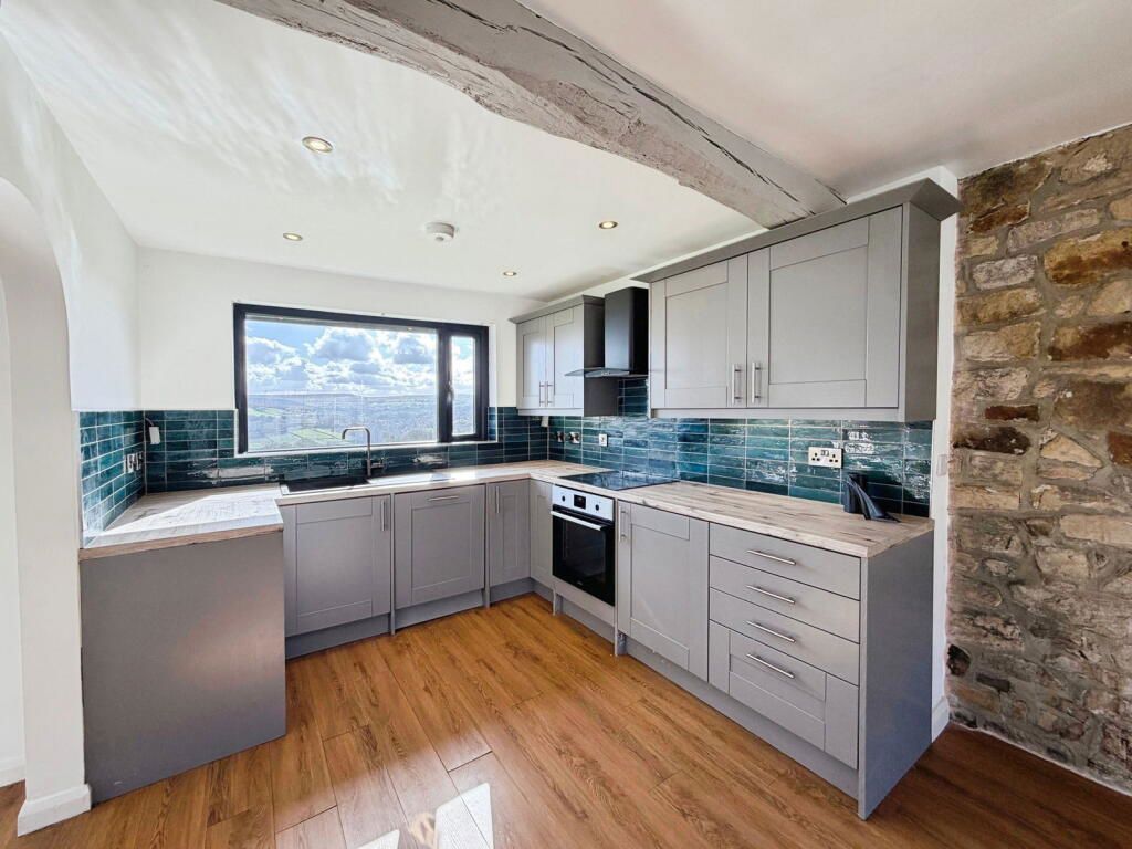 Property photo 3 of 27