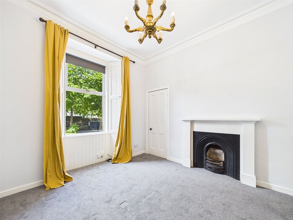 Property photo 2 of 17 Picture No. 11