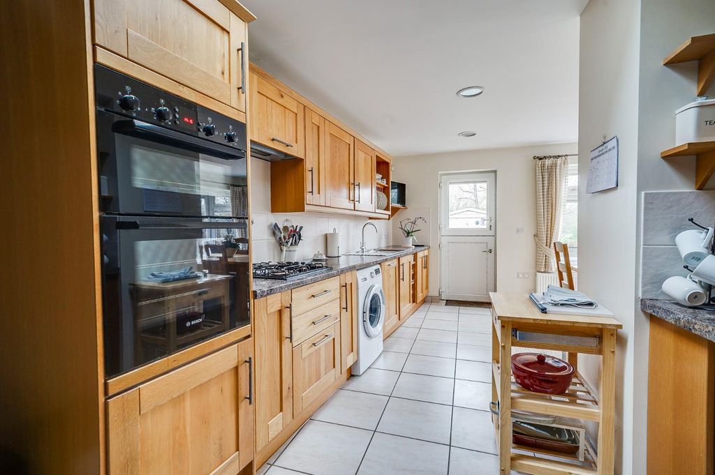 Property photo 3 of 26