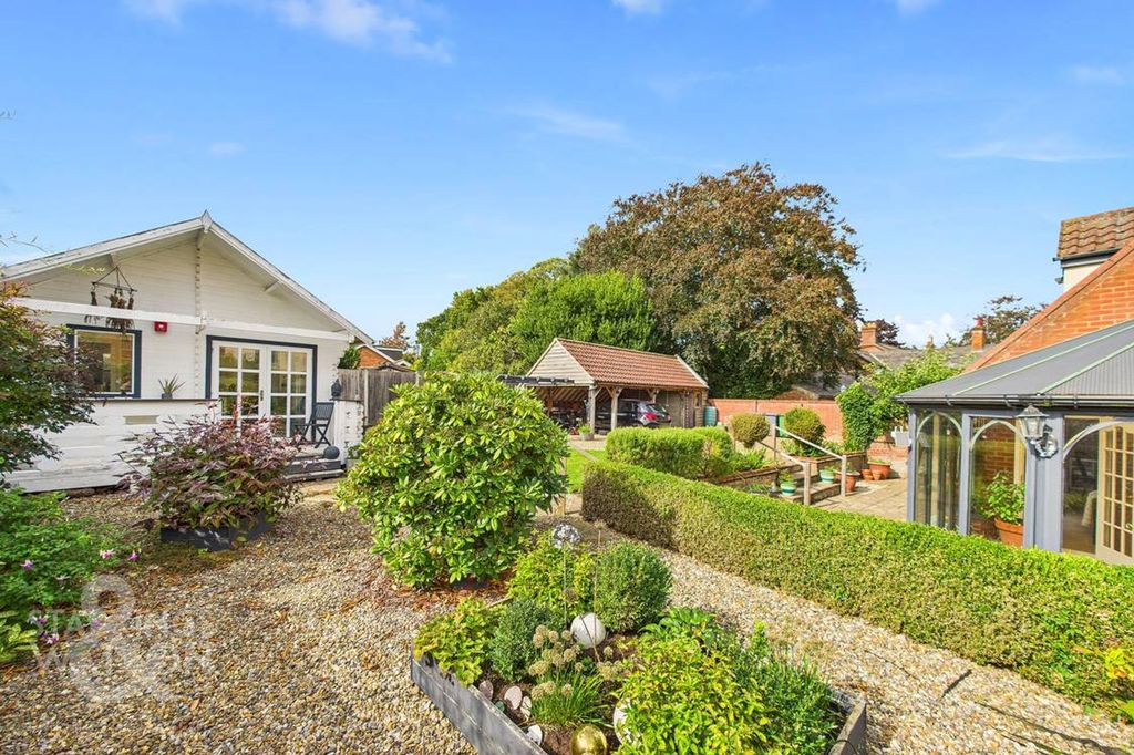 Property photo 3 of 46