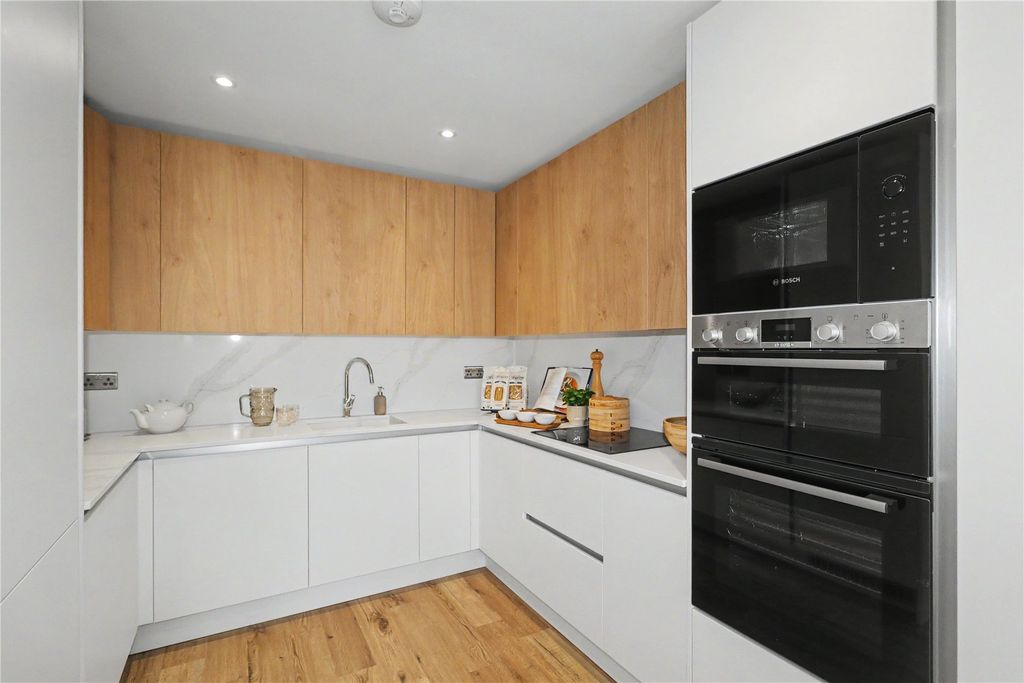 Property photo 3 of 17 Picture No. 10