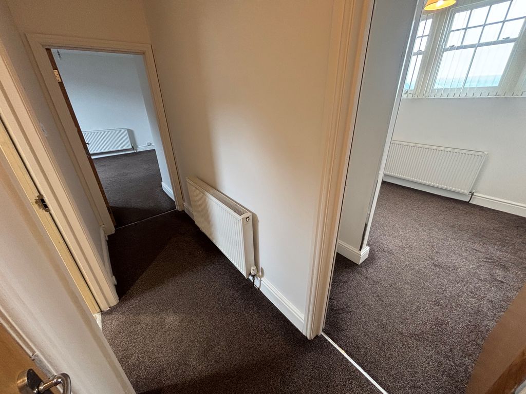 Property photo 3 of 10 Balcony
