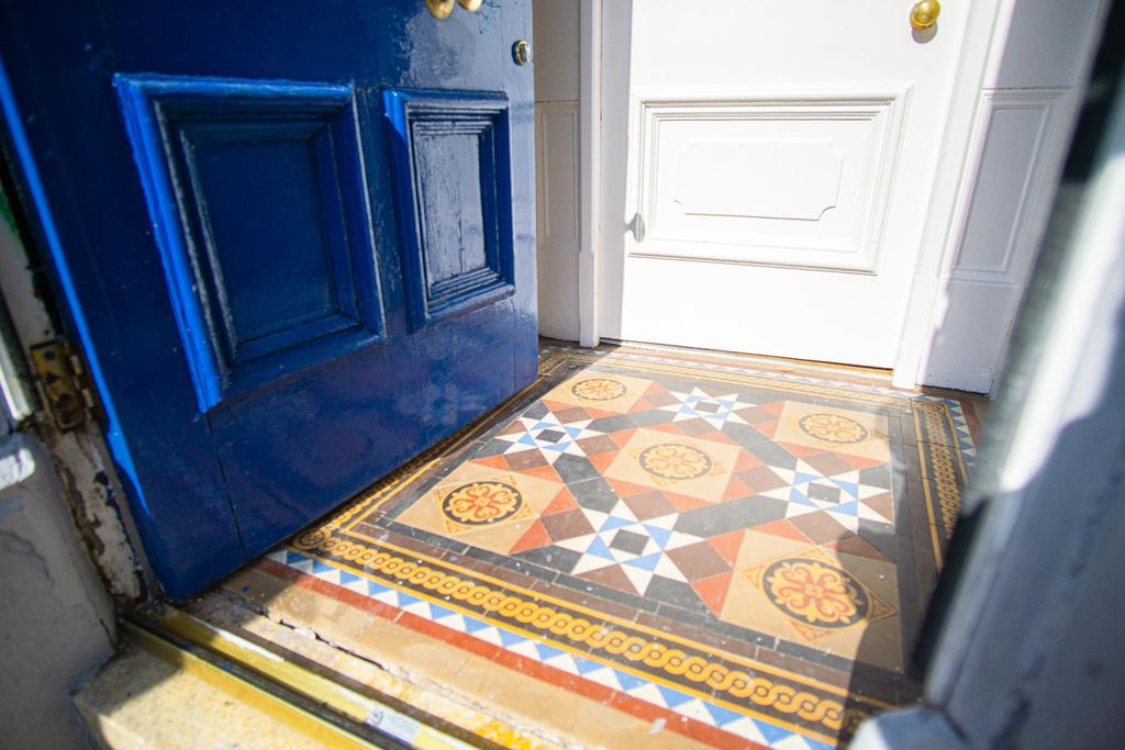 Property photo 2 of 11 Porch