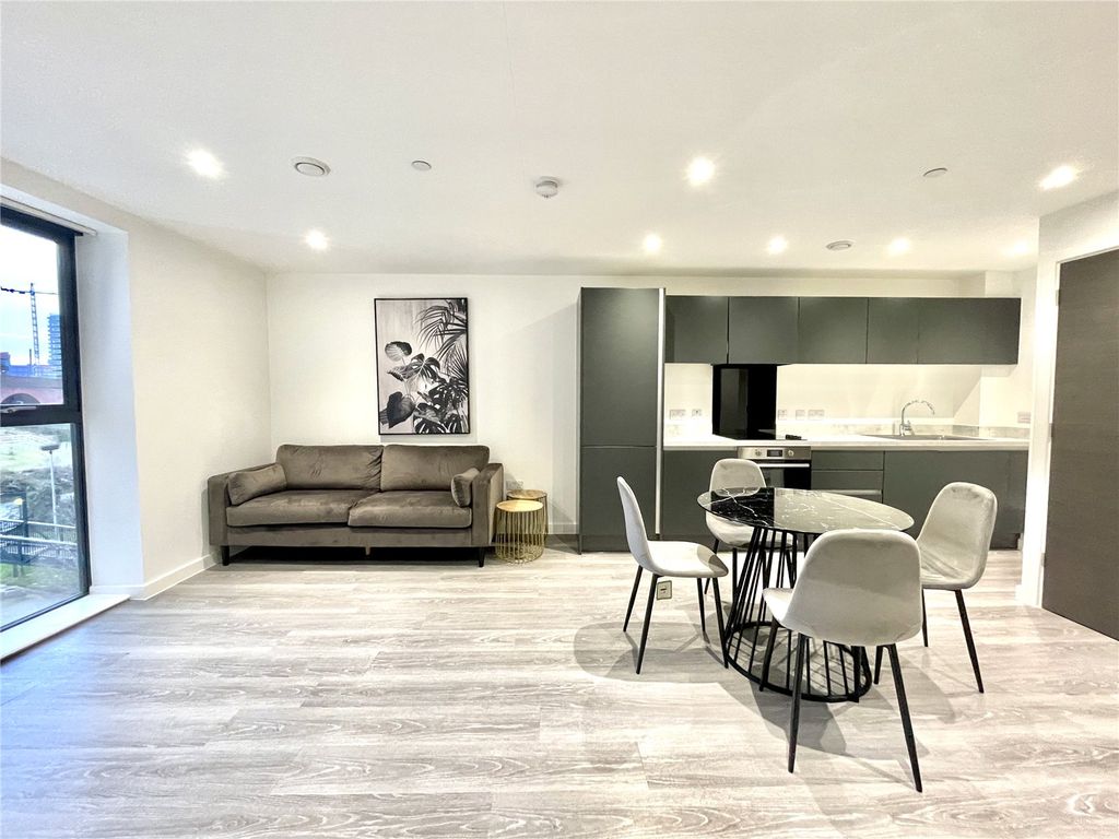 Property photo 3 of 9 Picture 3