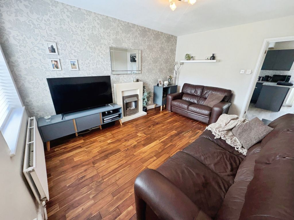 Property photo 3 of 16 E826Aa7A-Img_0370