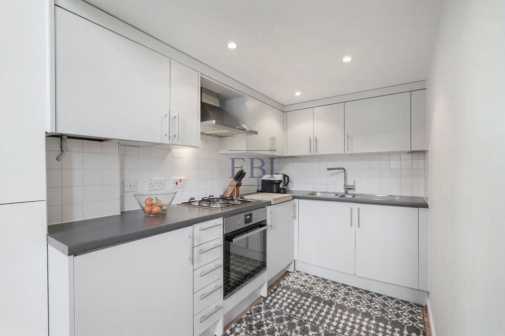 Property photo 3 of 16 Picture No. 10