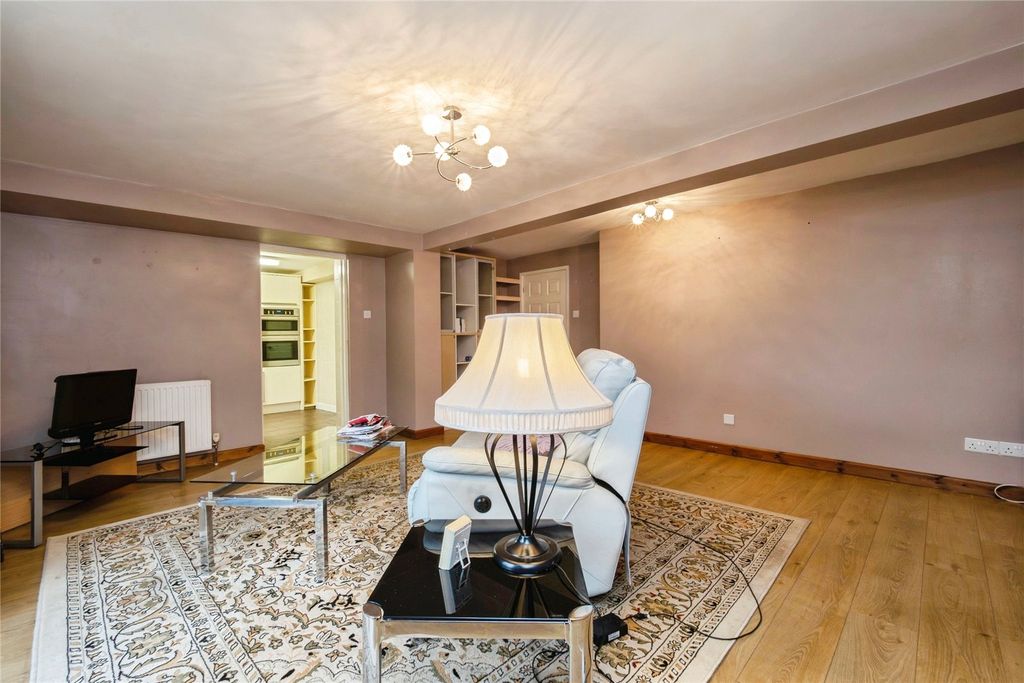 Property photo 3 of 18 Picture No. 09