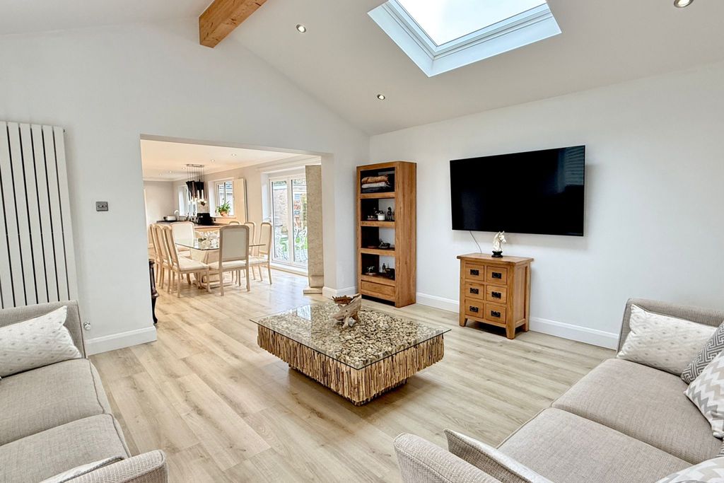 Property photo 2 of 20 Gallery