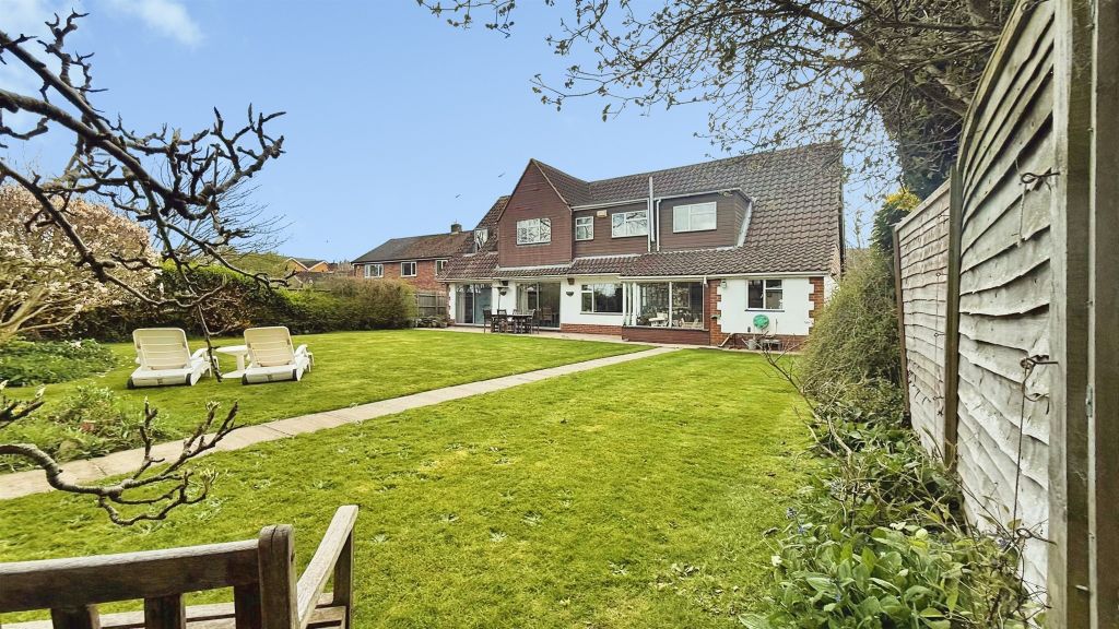 Property photo 3 of 19