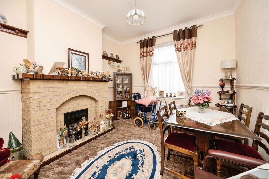 Property photo 2 of 13