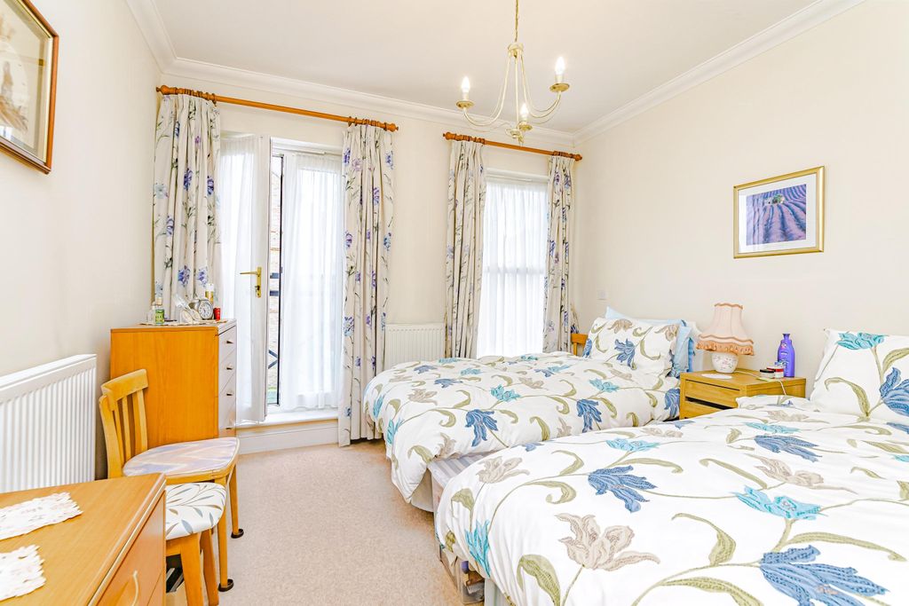 Property photo 2 of 21 Photography