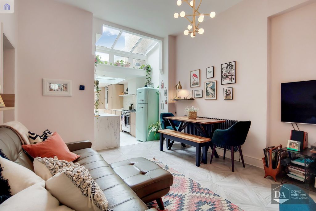 Property photo 2 of 14