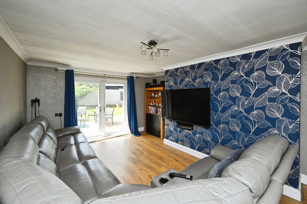 Property photo 3 of 14