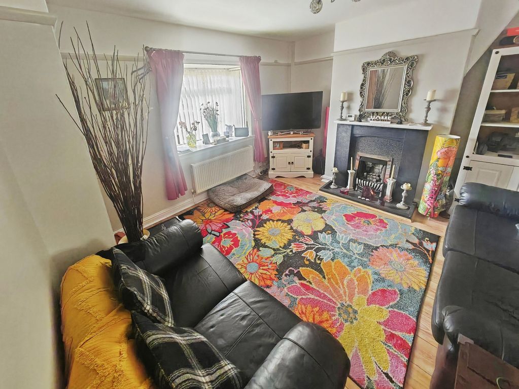 Property photo 3 of 20 Living Room