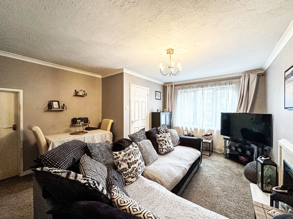 Property photo 3 of 19 4867277