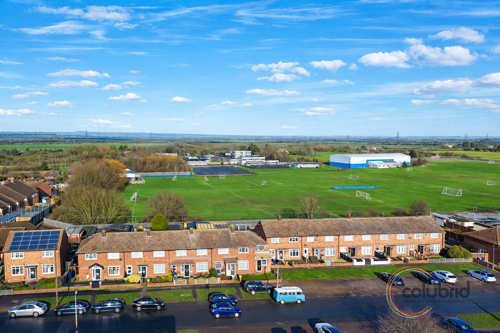 Property photo 2 of 21