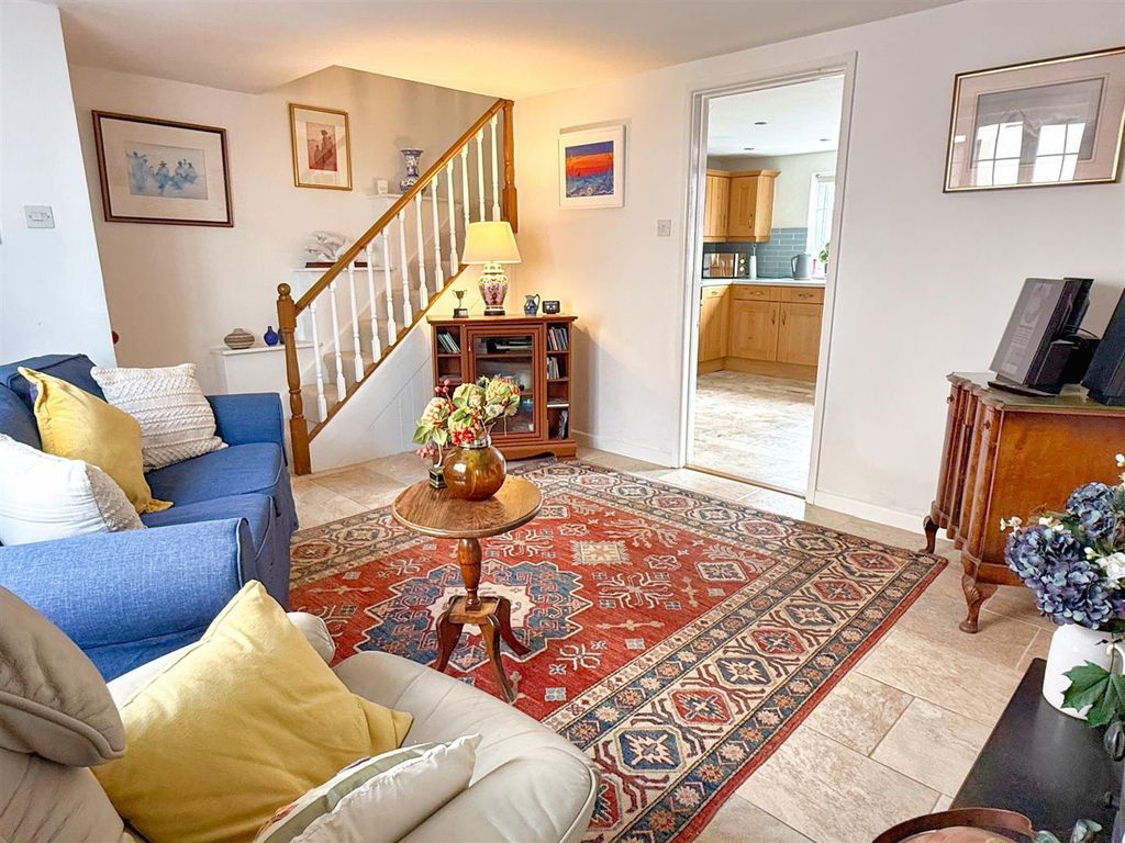 Property photo 3 of 18