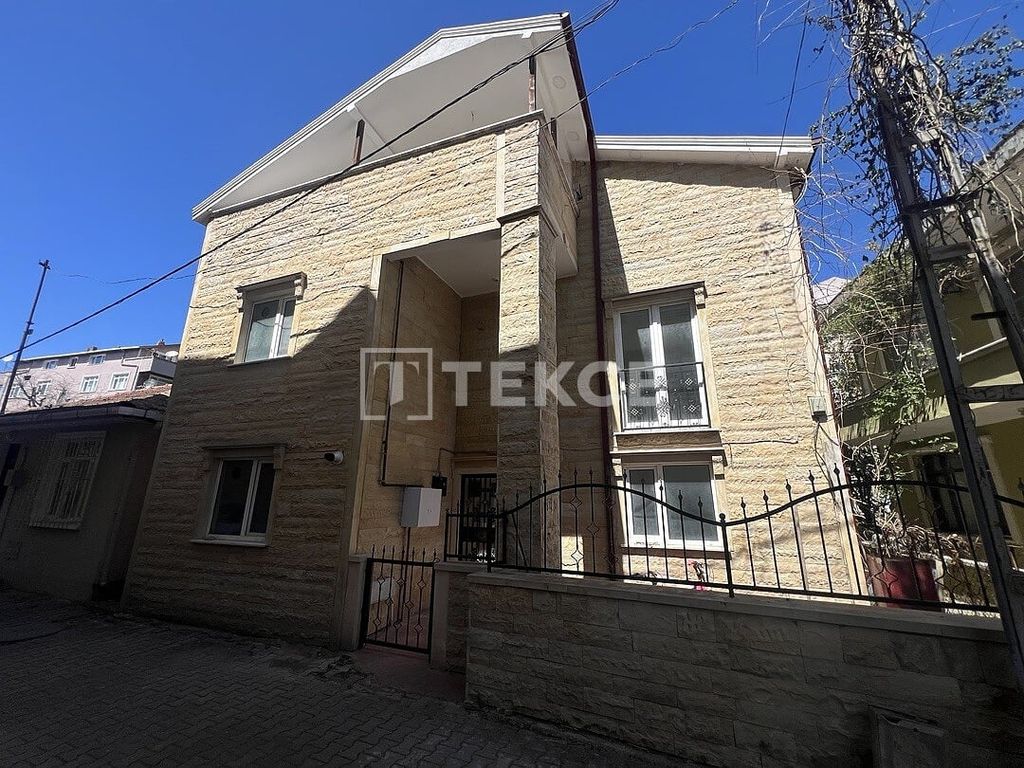 Property photo 3 of 17