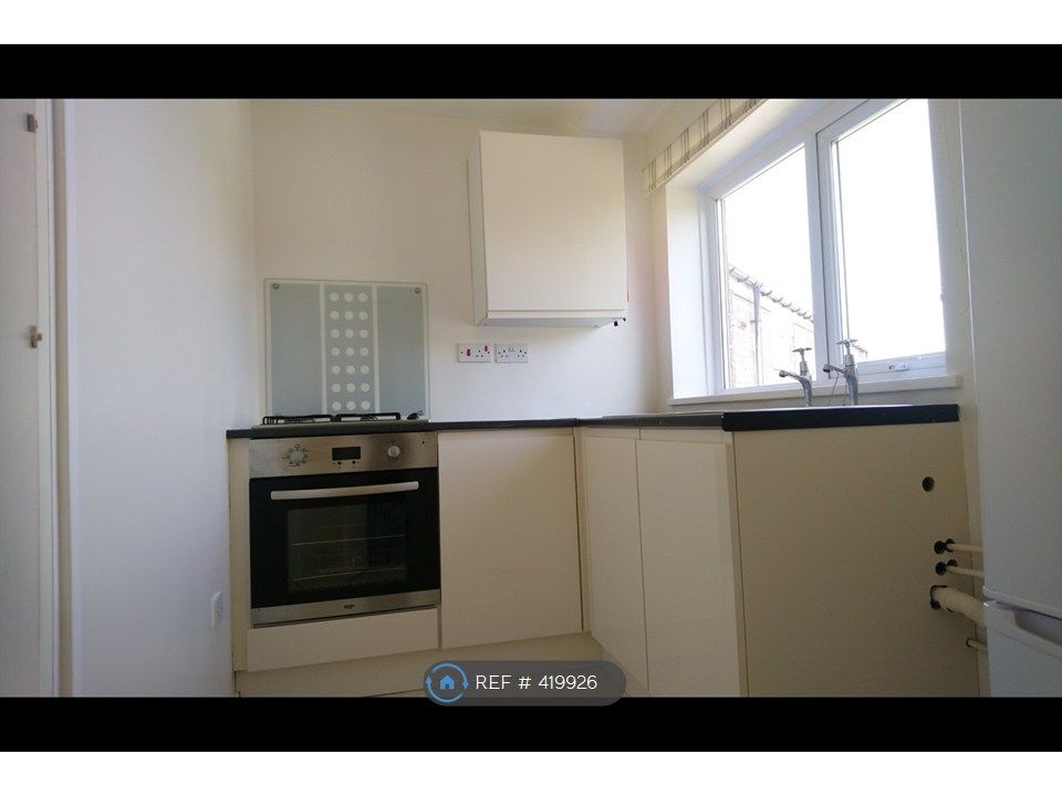Property photo 3 of 7 Kitchen